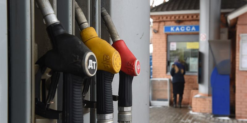 
                                    В России обнаружили массовый недолив топлива на АЗС
                            