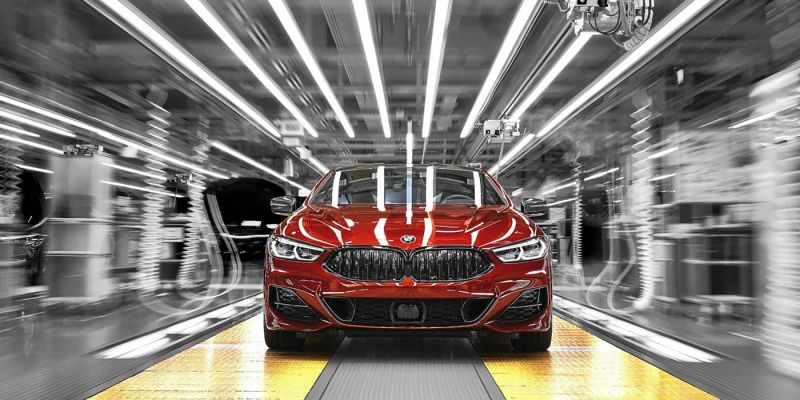 
                                    BMW приступила к выпуску возрожденного купе 8-Series
                            