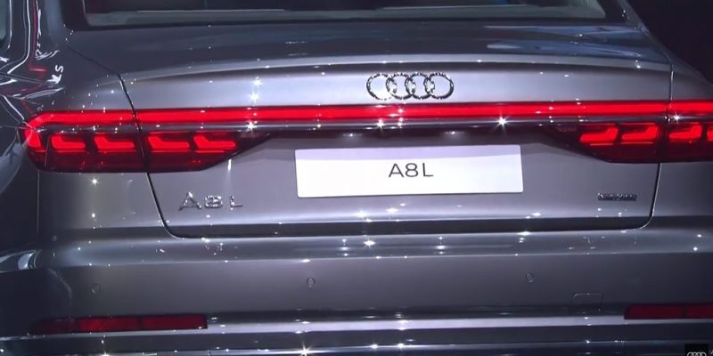 
                                    Audi представила седан A8 нового поколения
                            