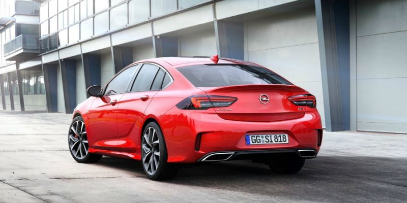 
                                    Opel выпустил самую быструю версию Insignia
                            