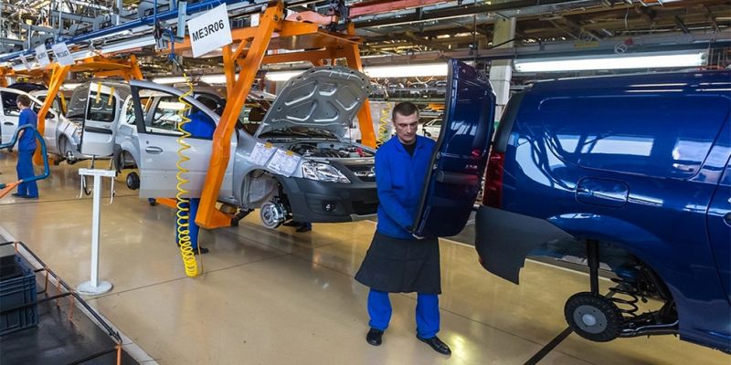 
                                    АвтоВАЗ за два года уволит 8 тысяч сотрудников
                            