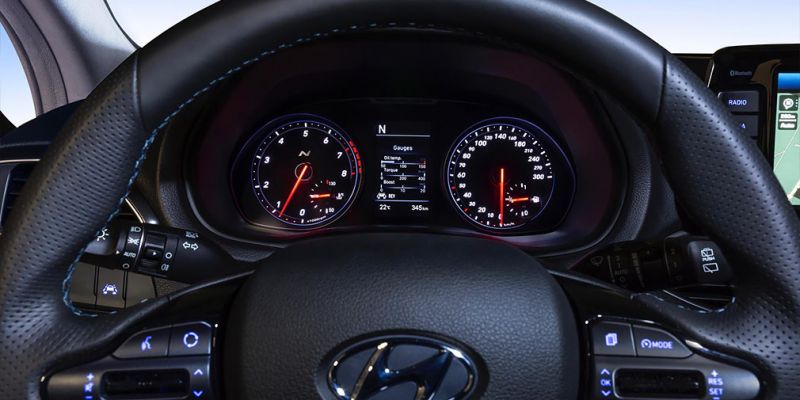 
                                    Hyundai представил первый хот-хэтч в своей истории
                            