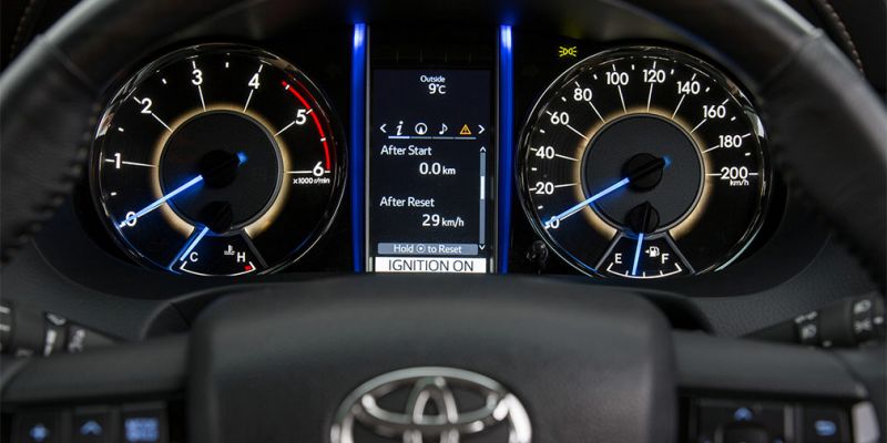 
                                    Toyota представила новый внедорожник Fortuner для России
                            