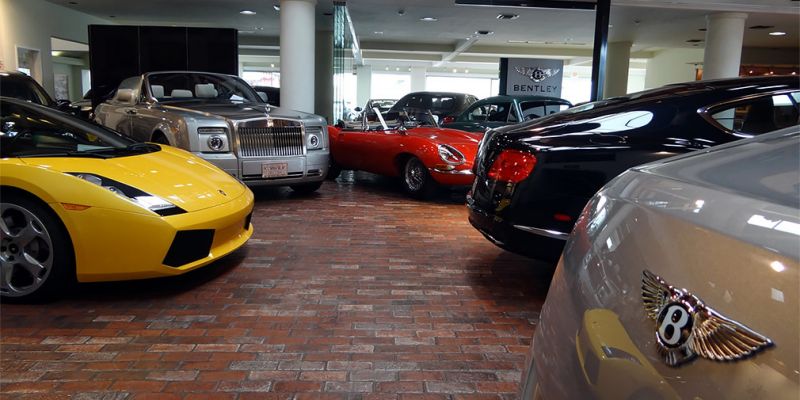 
                                    Минпромторг задумался о повышении налога на роскошные автомобили
                            