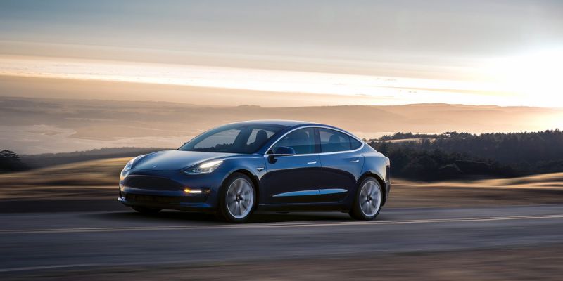 
                                    От самой доступной модели Tesla отказался каждый десятый покупатель
                            