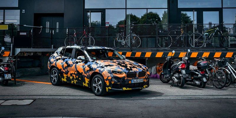 
                                    BMW опубликовала первые фотографии кроссовера X2
                            