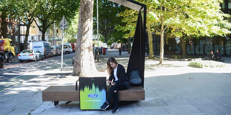 
                                    Ford установит в Лондоне «умные» скамейки с интернетом
                            