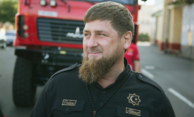 
                                    «Этот монстр легок в управлении». Кадыров протестировал грузовик
                            