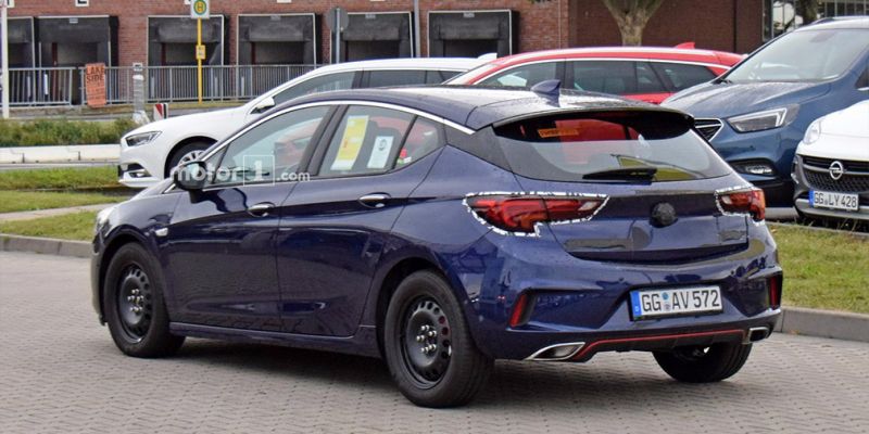 
                                    Мощнейшую версию Opel Astra сфотографировали с минимумом камуфляжа
                            