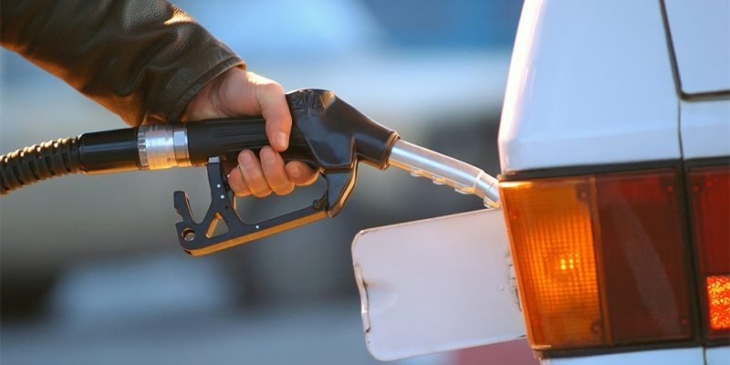 
                                    Правительство согласилось повысить акцизы на бензин
                            