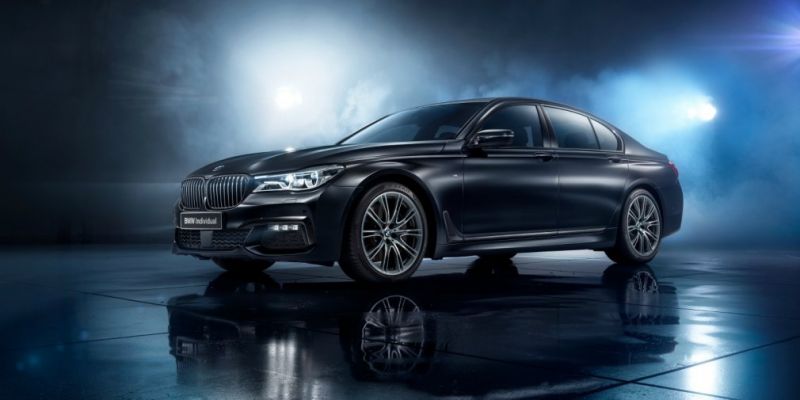 
                                    BMW разработала особую версию 7-Series для России
                            