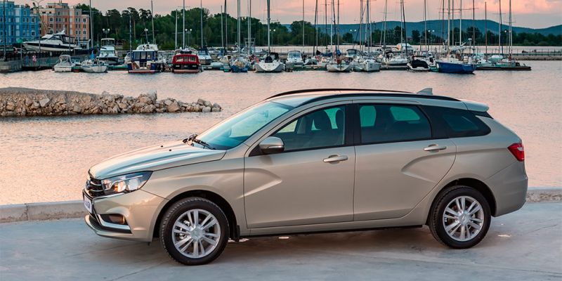 
                                    АвтоВАЗ начал продажи универсала Lada Vesta
                            