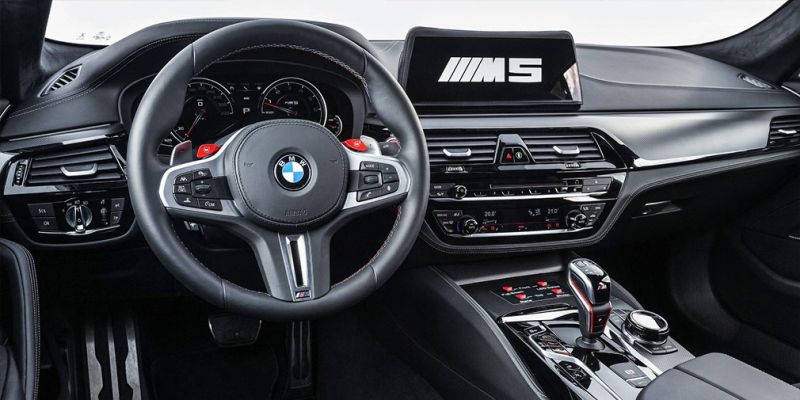 
                                    Новую BMW M5 превратили в автомобиль безопасности для мотогонок
                            
