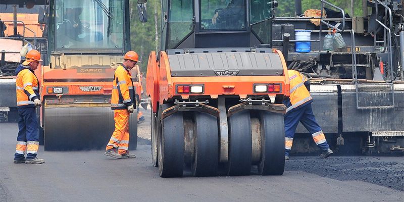 
                                    Более половины россиян оказались недовольны ремонтом дорог
                            
