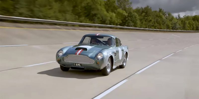 
                                    Aston Martin испытал на треке возрожденный классический спорткар
                            