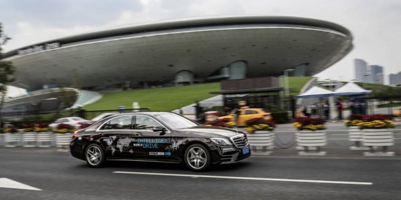 
                                    Mercedes-Benz начал испытания беспилотного S-Class
                            