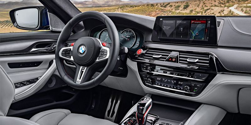 
                                    BMW назвала рублевую стоимость нового седана M5
                            