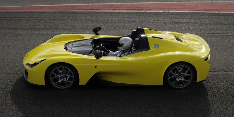 
                                    Производитель гоночных шасси Dallara выпустил свой первый автомобиль
                            