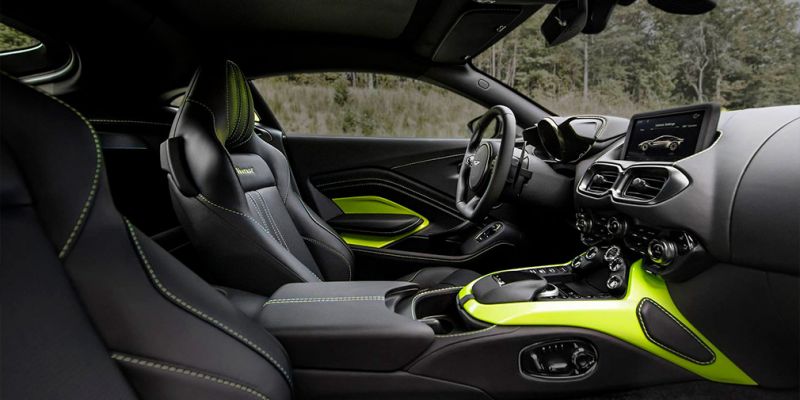
                                    Aston Martin представил новый суперкар
                            