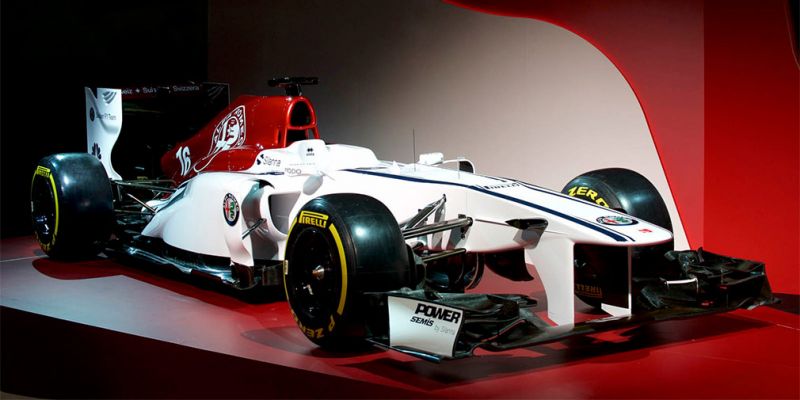 
                                    Alfa Romeo и Sauber показали раскраску болида Формулы-1
                            
