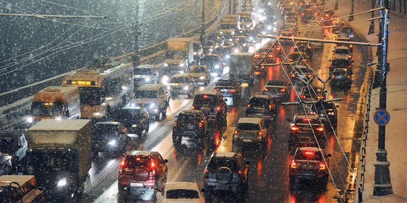 
                                    Власти Москвы предупредили о дорожном коллапсе 26 декабря
                            