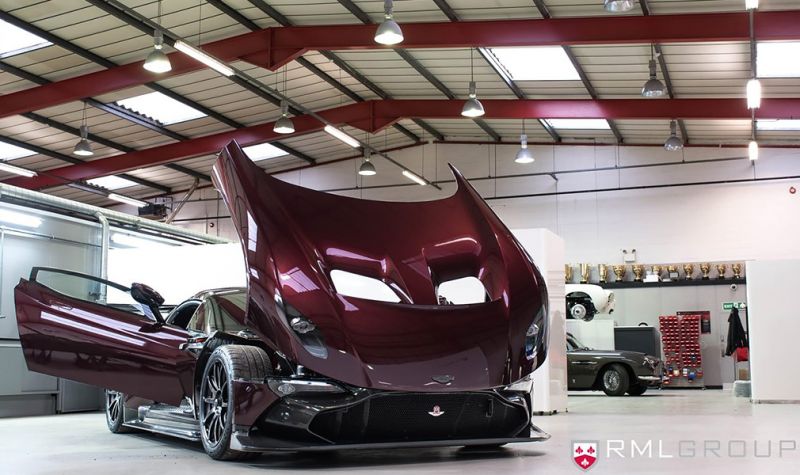 
                                    Суперкар Aston Martin Vulcan подготовили к езде по общественным дорогам
                            