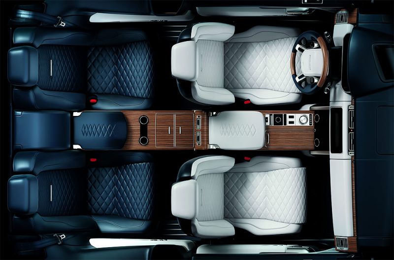 
                                    Land Rover показал салон трехдверного Range Rover Coupe
                            