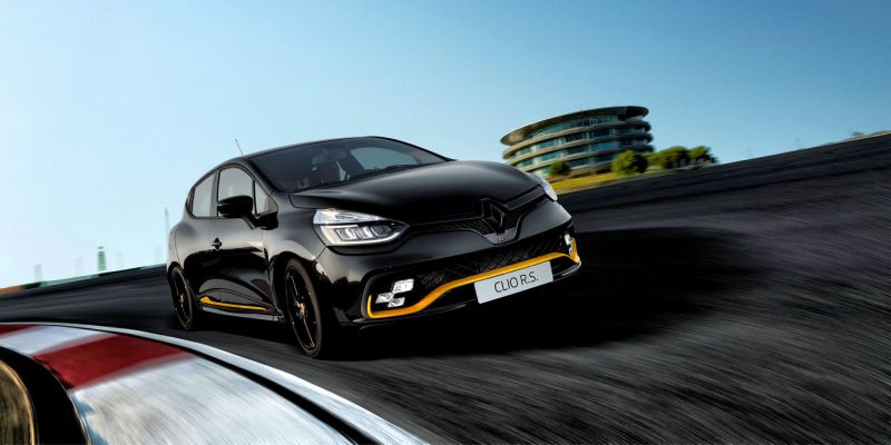 
                                    Хэтчбек Renault Clio RS получил спецверсию в честь Формулы-1
                            