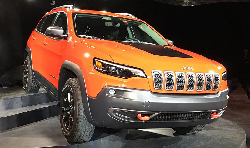 
                                    Jeep привезет обновленный Cherokee в Россию
                            