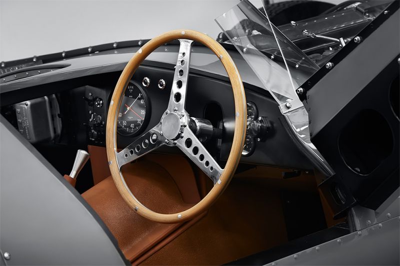 
                                    Jaguar возобновит выпуск гоночного D-Type 1956 года
                            