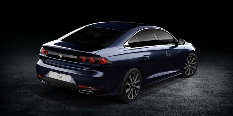
                                    Peugeot представил седан 508 нового поколения
                            