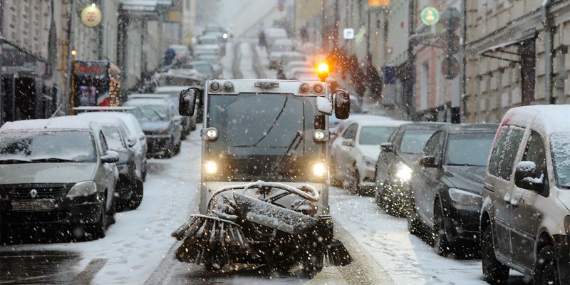 
                                    Парковку в Москве во время снегопадов предложили сделать бесплатной
                            