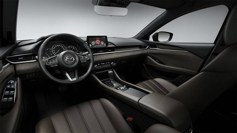 
                                    Mazda показала обновленную «шестерку-универсал»
                            