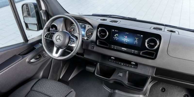 
                                    Mercedes представил Sprinter нового поколения
                            