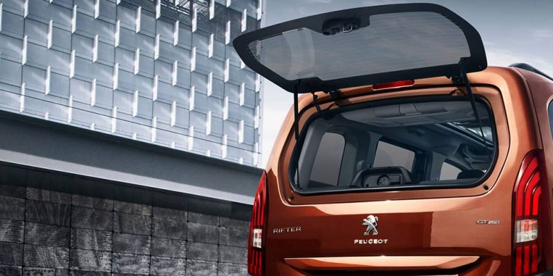 
                                    Peugeot Partner переименовали после смены поколения
                            