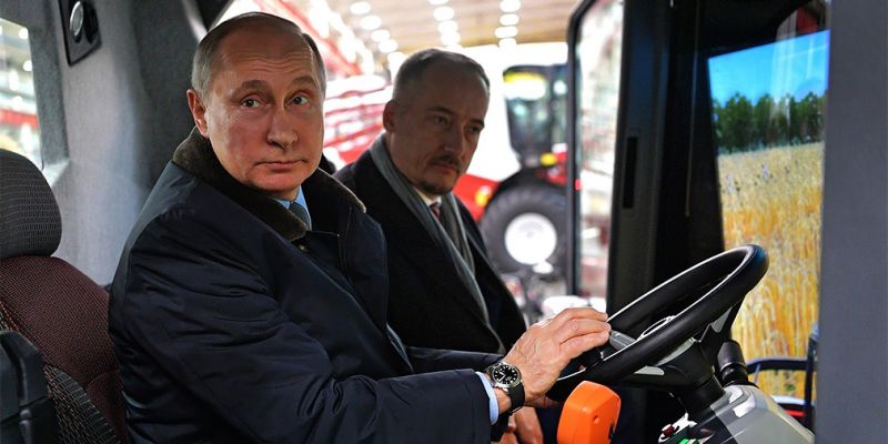 
                                    Владимир Путин заявил о возможности снижения цен на бензин
                            