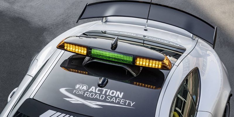 
                                    Mercedes-AMG превратили в автомобиль безопасности Формулы-1
                            