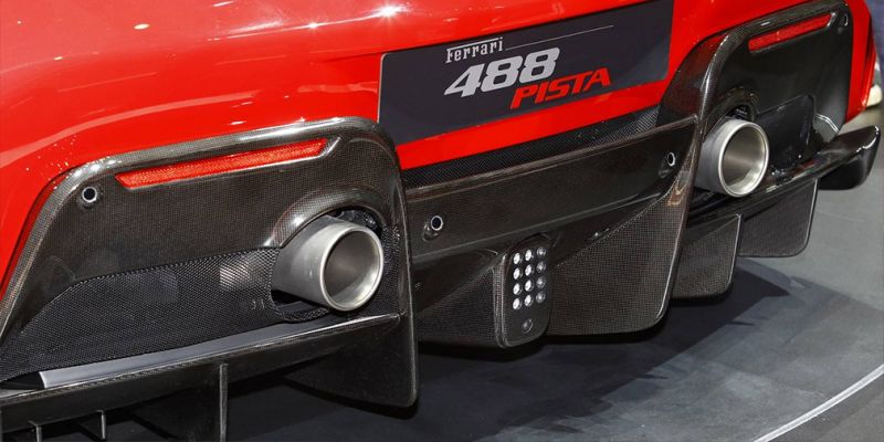 
                                    Ferrari 488 стал легче и мощнее
                            