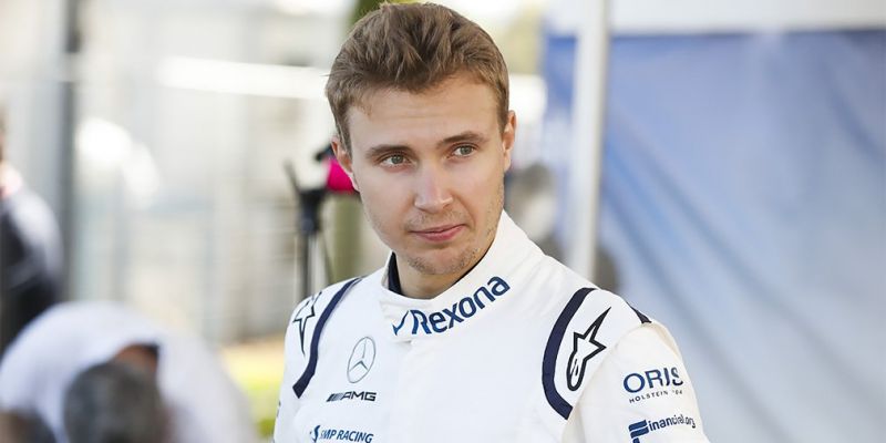 
                                    Сергей Сироткин сошел с трассы в первой гонке Формулы-1
                            