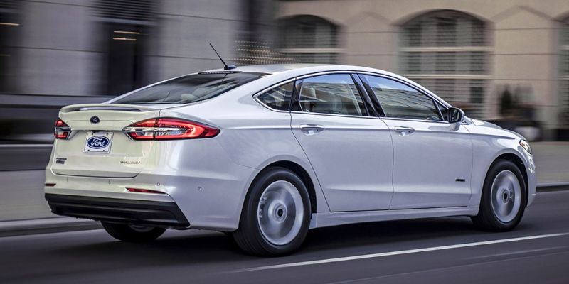 
                                    Ford обновил седан Fusion
                            