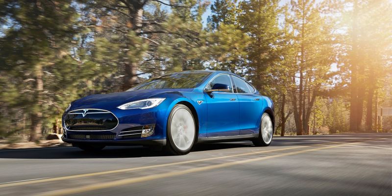 
                                    Tesla объявила о крупнейшем отзыве электрокаров
                            