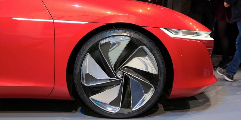 
                                    Volkswagen представил электрический беспилотник без руля и педалей
                            