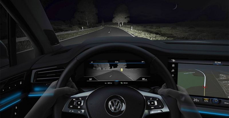 
                                    Новый VW Touareg: сам ездит в пробках и видит в темноте
                            