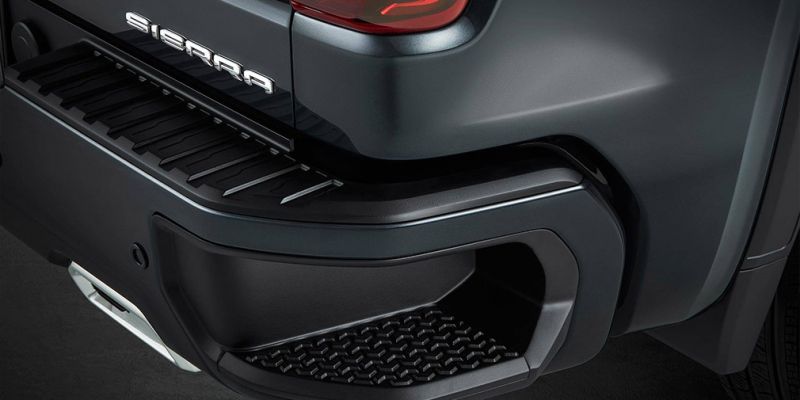 
                                    GMC представил пикап Sierra нового поколения
                            