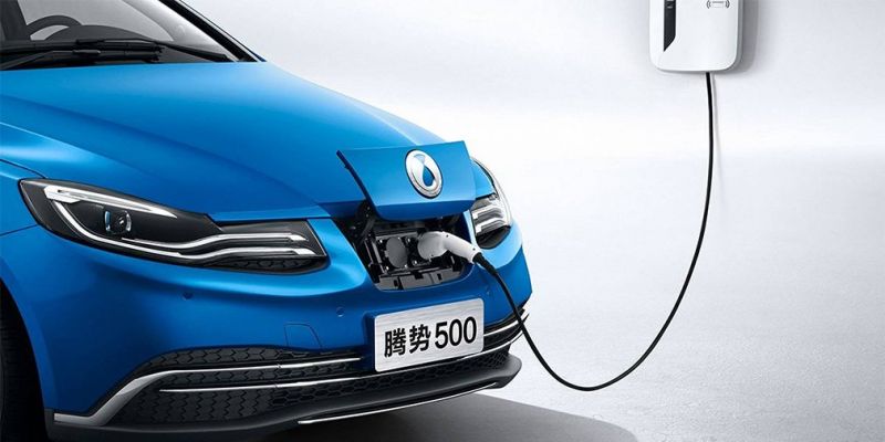
                                    Daimler представил электрокар с запасом хода 500 километров
                            