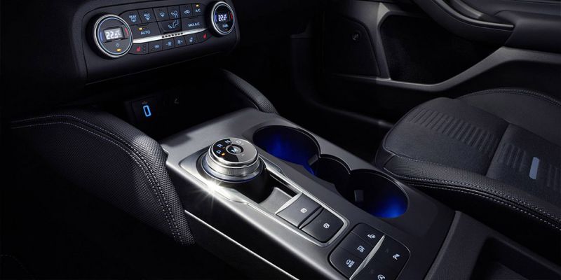 
                                    Новый Ford Focus: активный круиз-контроль, Wi-Fi и кросс-версия
                            