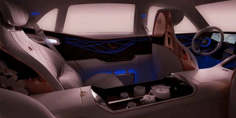 
                                    Салон роскошного концепт-кара Mercedes-Maybach показали на видео
                            
