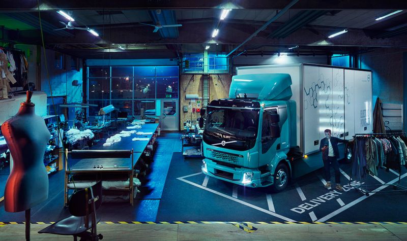 
                                    Volvo представила свой первый электрический грузовик
                            
