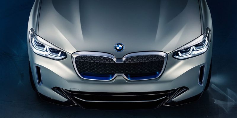 
                                    BMW представила новый электрический кроссовер
                            