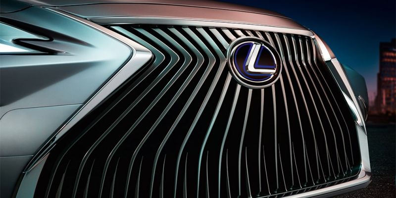 
                                    Lexus анонсировал премьеру ES нового поколения
                            